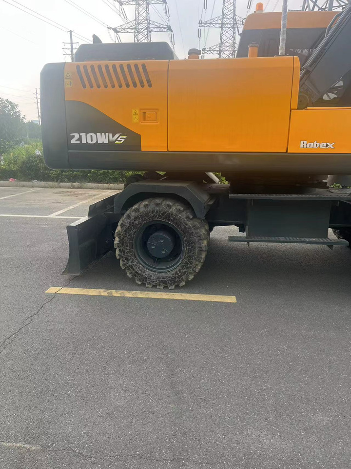 HYUNDAI R210W - Excavator pe roţi: Foto 4 HYUNDAI R210W - Excavator pe roţi: Foto 4