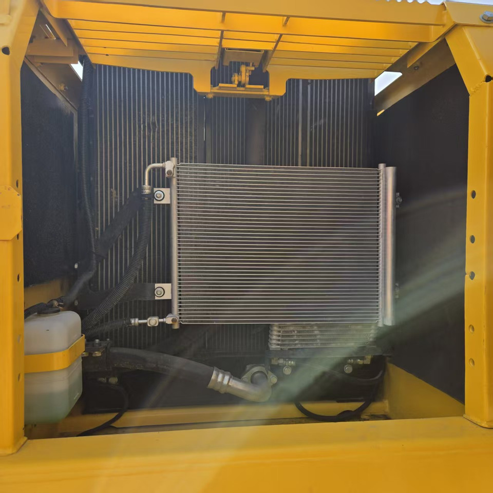 Excavator KOMATSU PC210: Foto 10 Excavator KOMATSU PC210: Foto 10