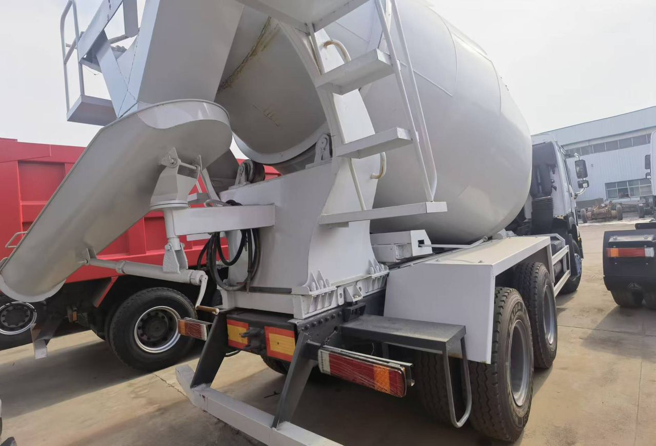Autobetonieră Sinotruk HOWO 371 Concrete mixer truck: Foto 6