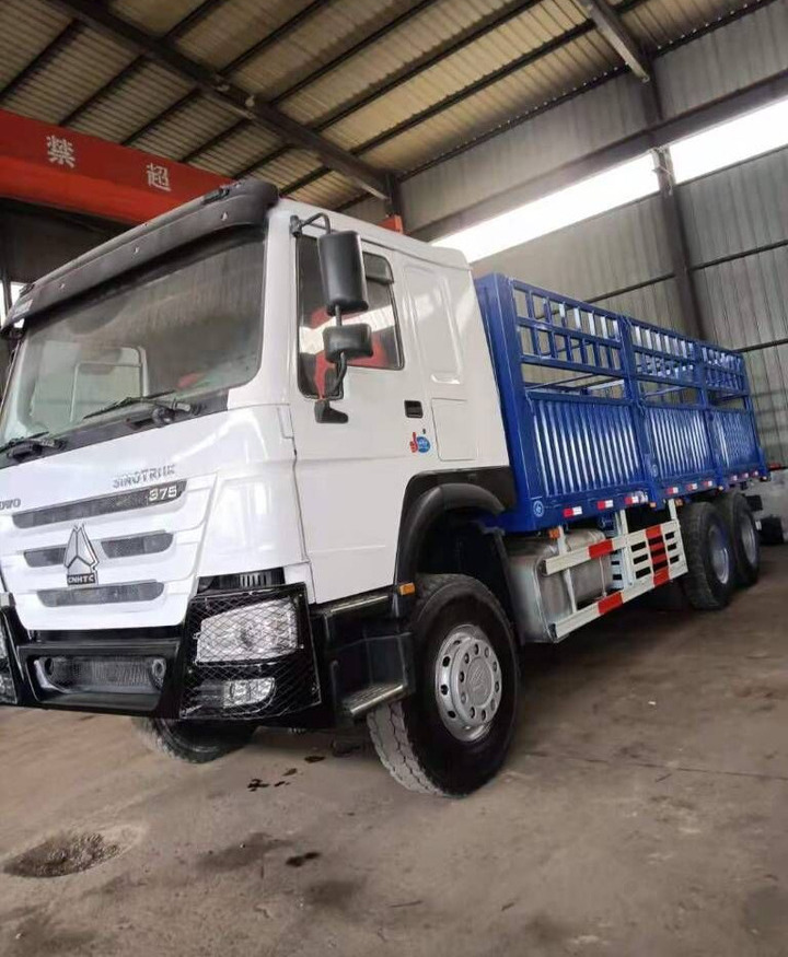 Sinotruk HOWO 375 6*4 Dump truck - Camion furgon: Foto 1 Sinotruk HOWO 375 6*4 Dump truck - Camion furgon: Foto 1
