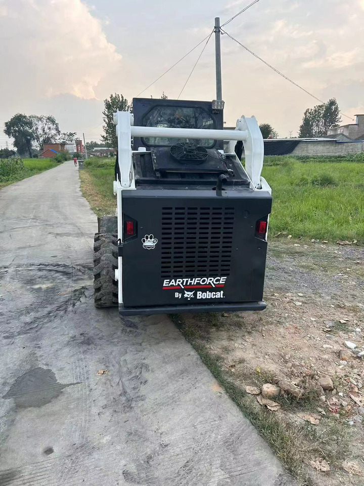 BOBCAT S18 S450 S550 T770 - Mini încărcător: Foto 5 BOBCAT S18 S450 S550 T770 - Mini încărcător: Foto 5