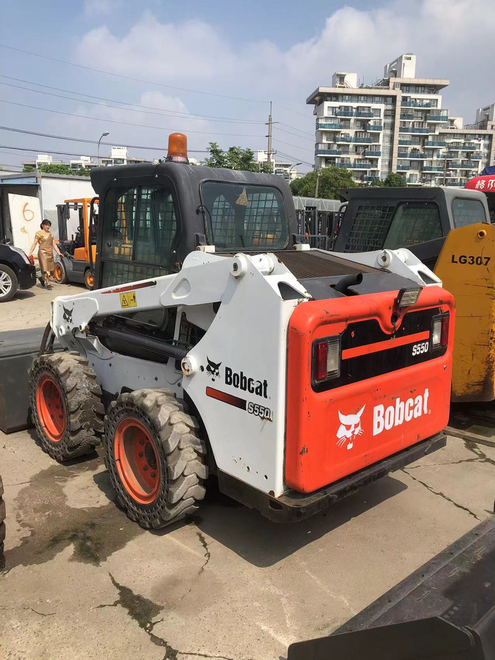 BOBCAT S550 - Mini încărcător: Foto 3 BOBCAT S550 - Mini încărcător: Foto 3