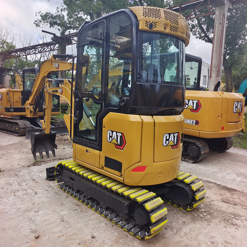 CAT 302CR WITH RUBBER PAD - Mini excavator: Foto 1 CAT 302CR WITH RUBBER PAD - Mini excavator: Foto 1