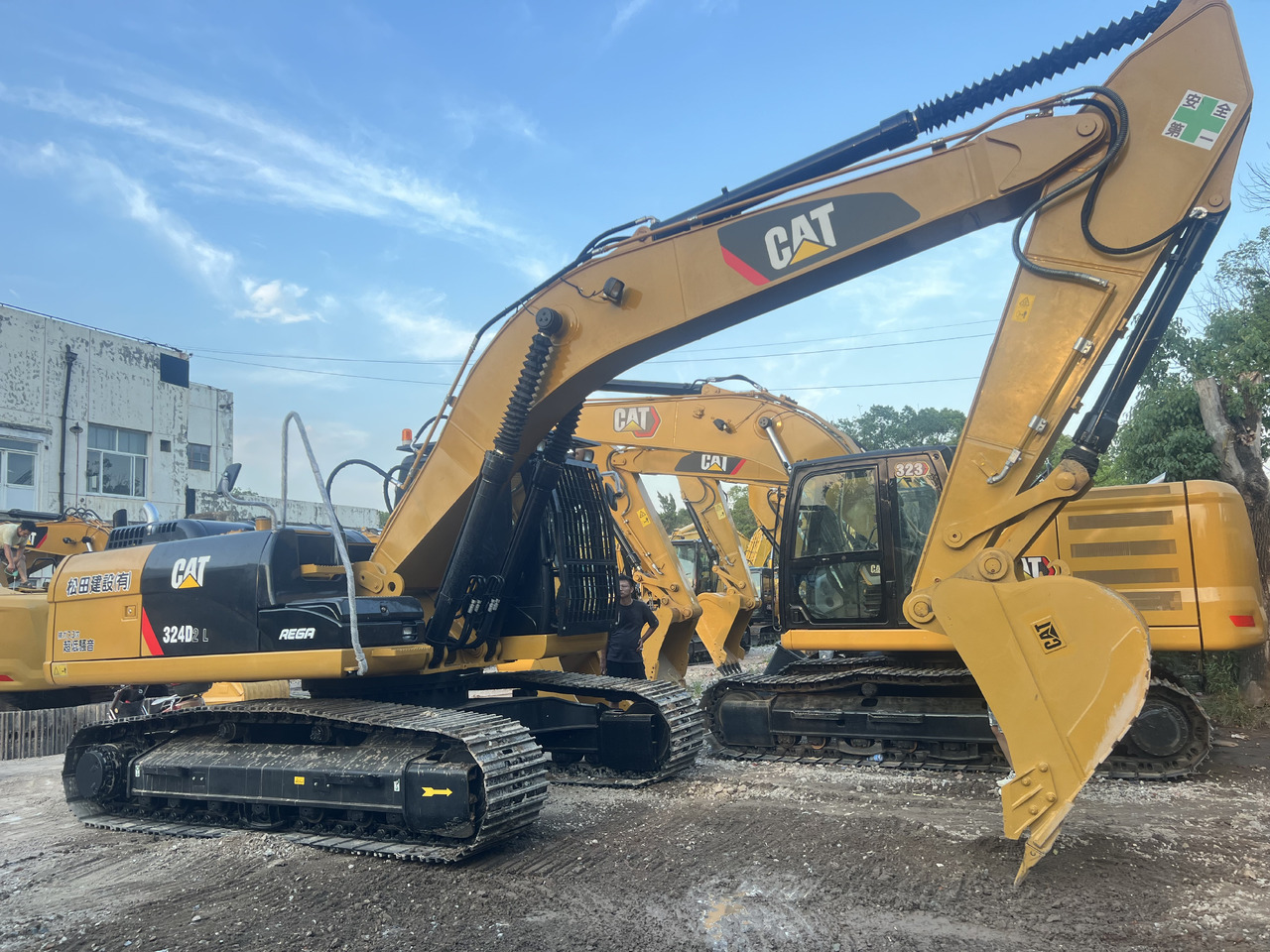 CAT 320D2L 324DL 330D2L - Excavator pe şenile: Foto 3 CAT 320D2L 324DL 330D2L - Excavator pe şenile: Foto 3