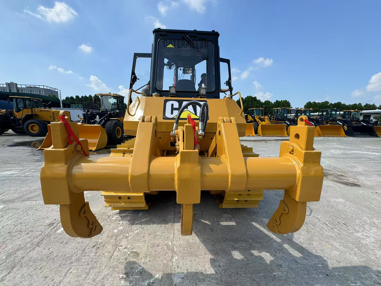 CAT D6G D7G D5K D8T D9R - Buldozer: Foto 1 CAT D6G D7G D5K D8T D9R - Buldozer: Foto 1