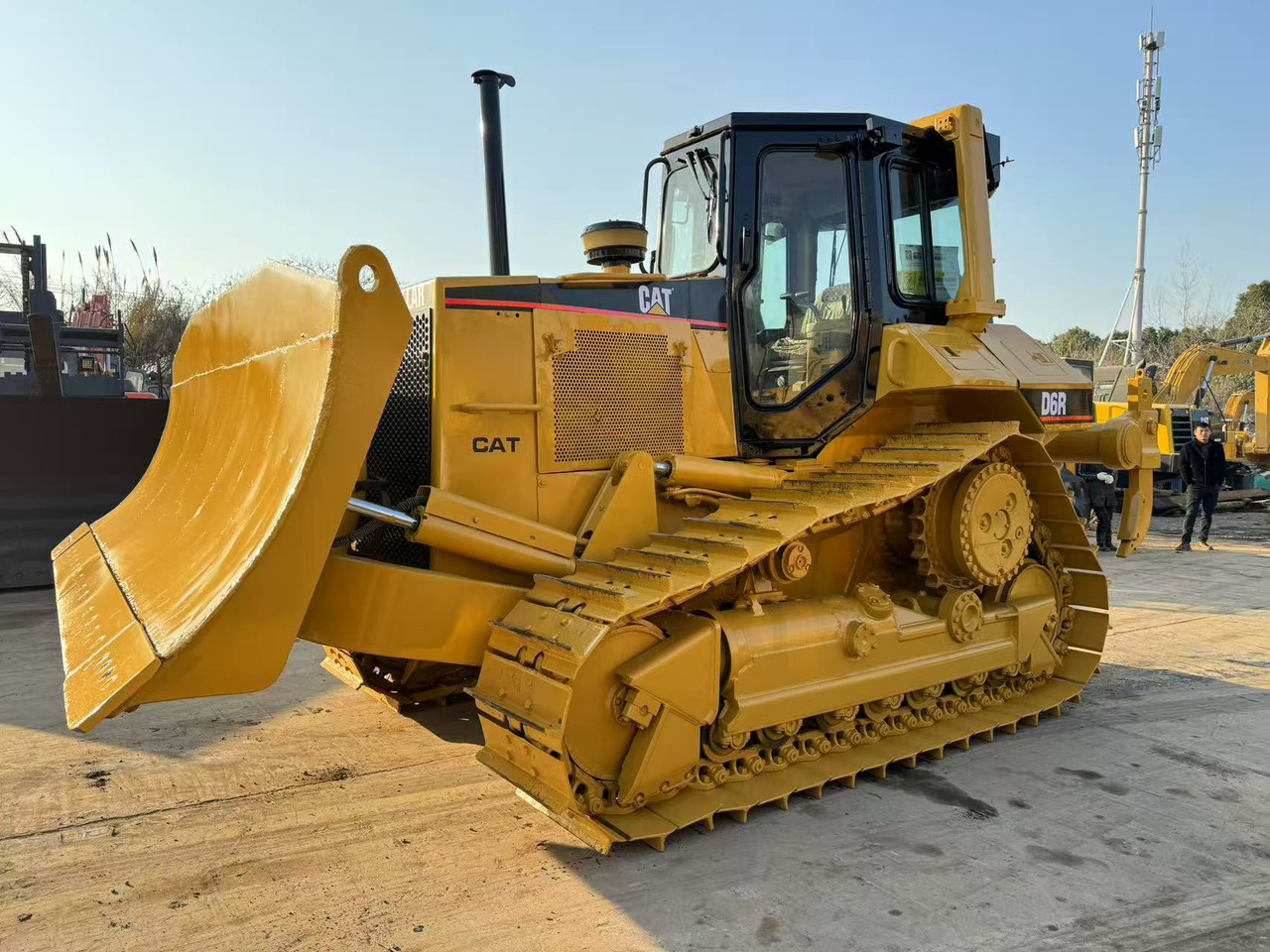 CAT D6R - Buldozer: Foto 1 CAT D6R - Buldozer: Foto 1