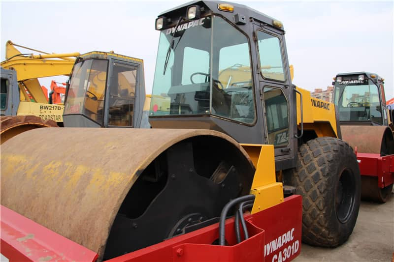 DYNAPAC CA301D - Cilindru compactor pentru asfalt: Foto 5 DYNAPAC CA301D - Cilindru compactor pentru asfalt: Foto 5