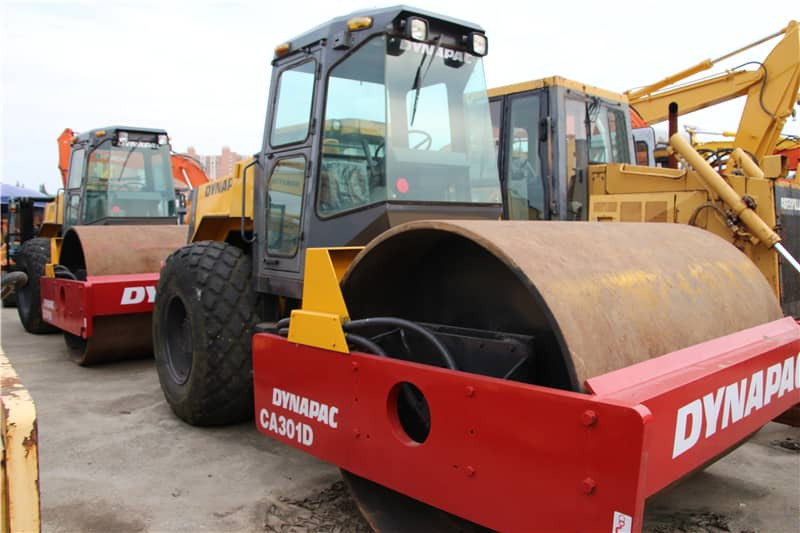 DYNAPAC CA301D - Cilindru compactor pentru asfalt: Foto 4 DYNAPAC CA301D - Cilindru compactor pentru asfalt: Foto 4