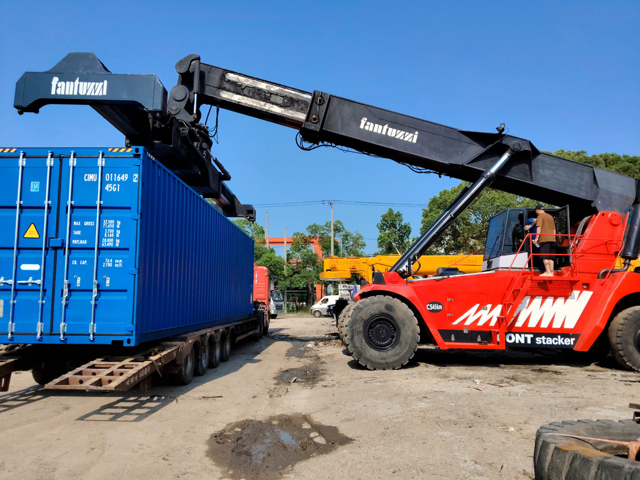 Reach stacker FANTUZZI CS45KM: Foto 1