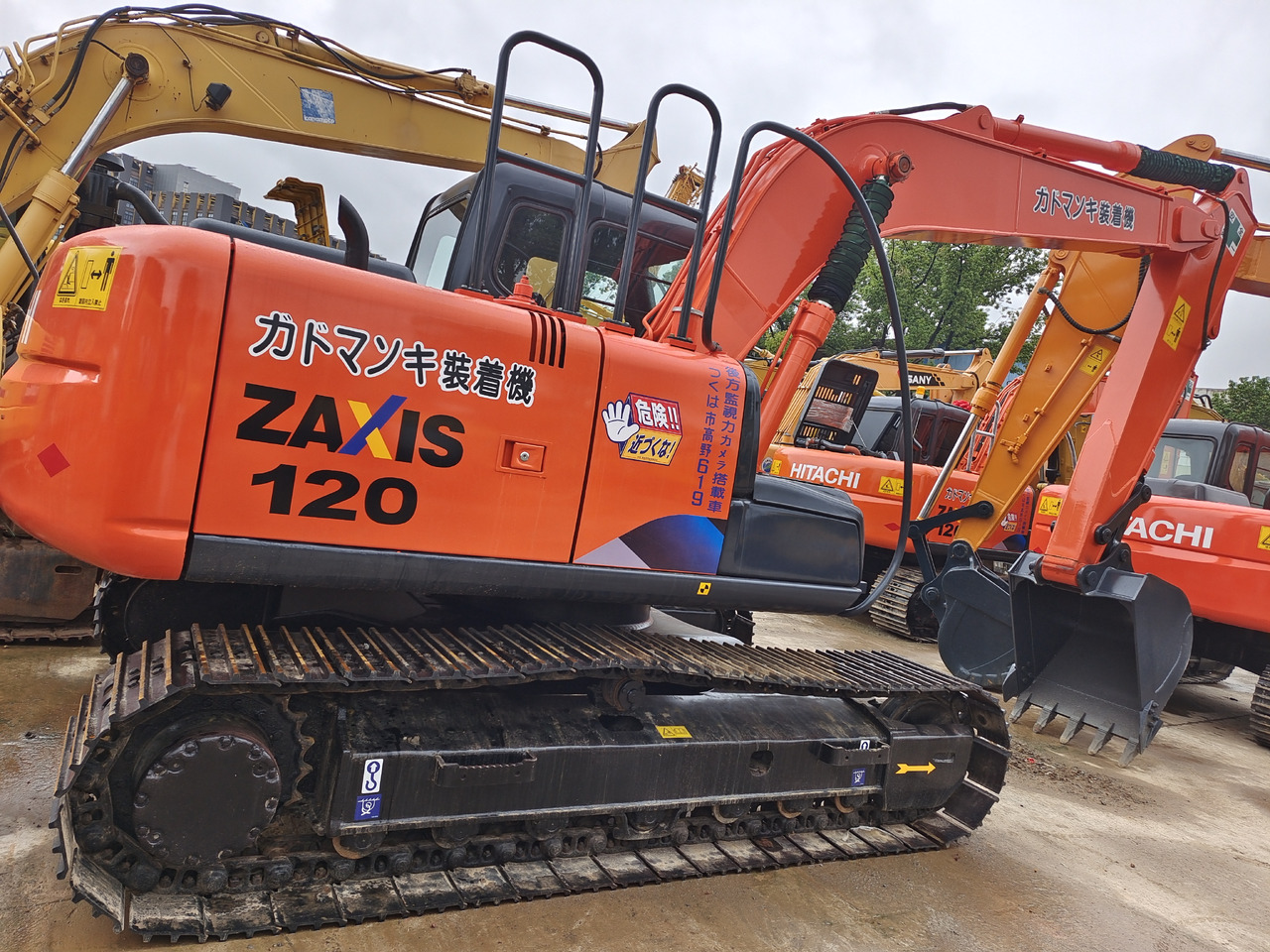 HITACHI ZX120 - Excavator pe şenile: Foto 1 HITACHI ZX120 - Excavator pe şenile: Foto 1