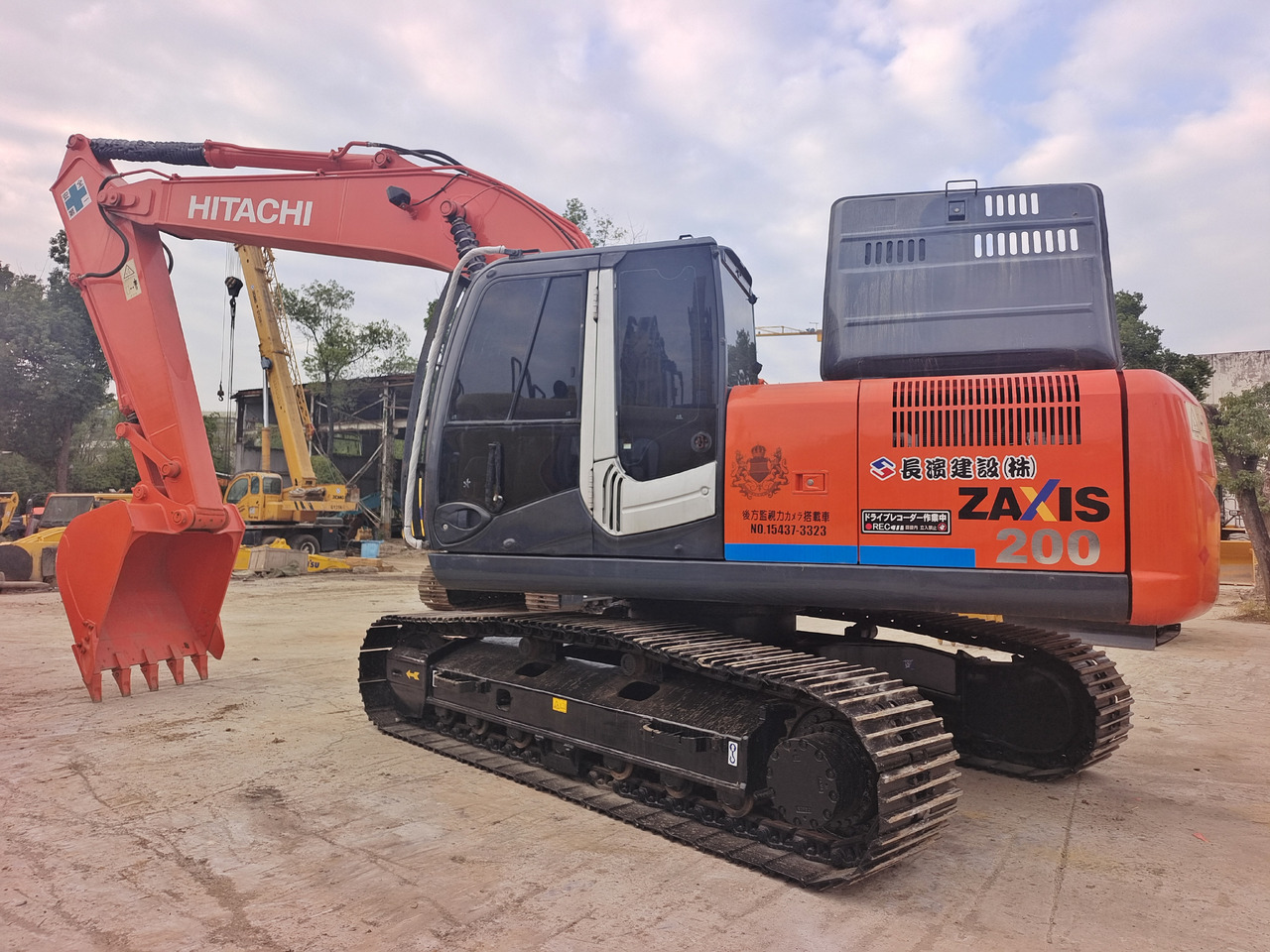 HITACHI ZX200-3 - Excavator pe şenile: Foto 1 HITACHI ZX200-3 - Excavator pe şenile: Foto 1