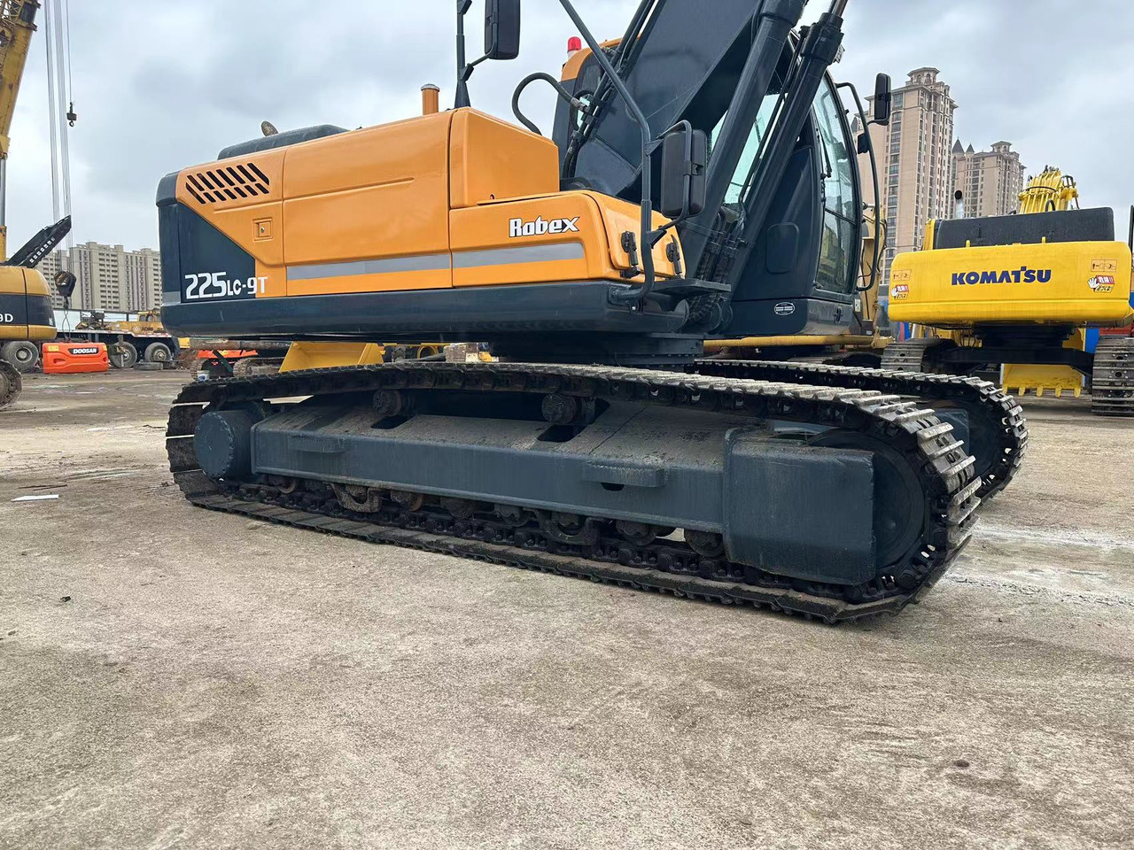 HYUNDAI 225LC-9T - Excavator pe şenile: Foto 5 HYUNDAI 225LC-9T - Excavator pe şenile: Foto 5