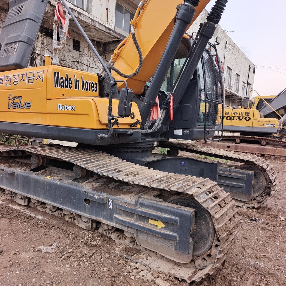 HYUNDAI 305LC-9S - Excavator pe şenile: Foto 2 HYUNDAI 305LC-9S - Excavator pe şenile: Foto 2