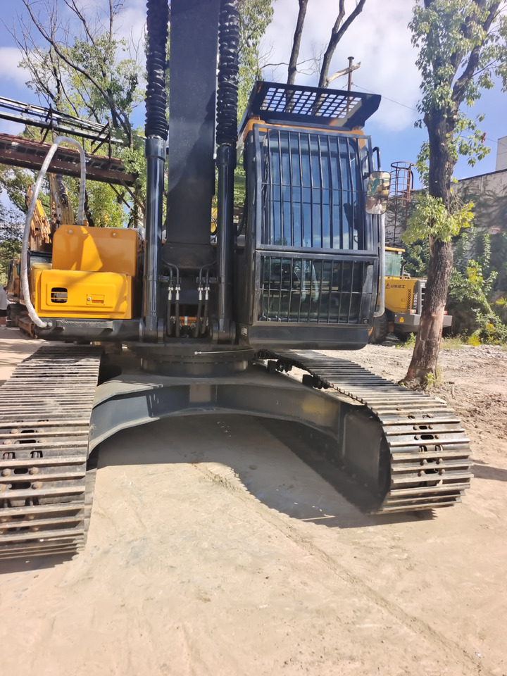 HYUNDAI HX220HD - Excavator pe şenile: Foto 4 HYUNDAI HX220HD - Excavator pe şenile: Foto 4