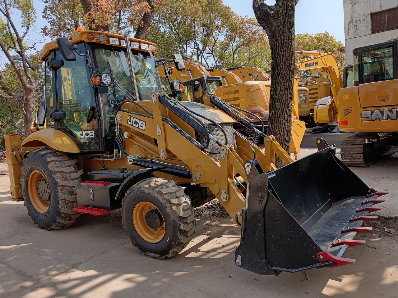 JCB 3CX 100% NEW 0 HOUR - Buldoexcavator: Foto 4 JCB 3CX 100% NEW 0 HOUR - Buldoexcavator: Foto 4