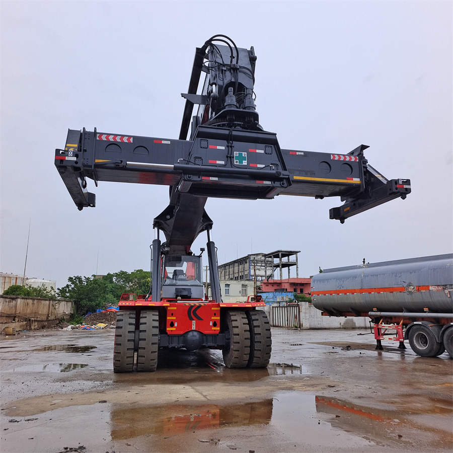 KALMAR DRF 450 - Reach stacker: Foto 2 KALMAR DRF 450 - Reach stacker: Foto 2