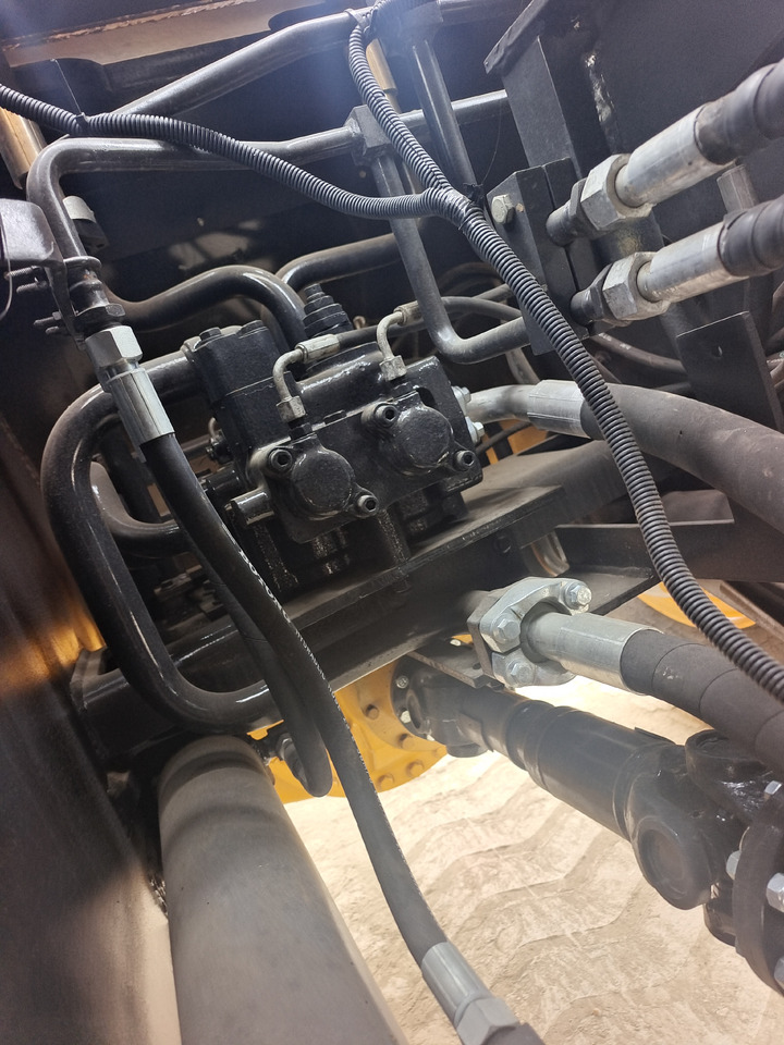 SDLG 956L - Încărcător frontal pe pneuri: Foto 5 SDLG 956L - Încărcător frontal pe pneuri: Foto 5