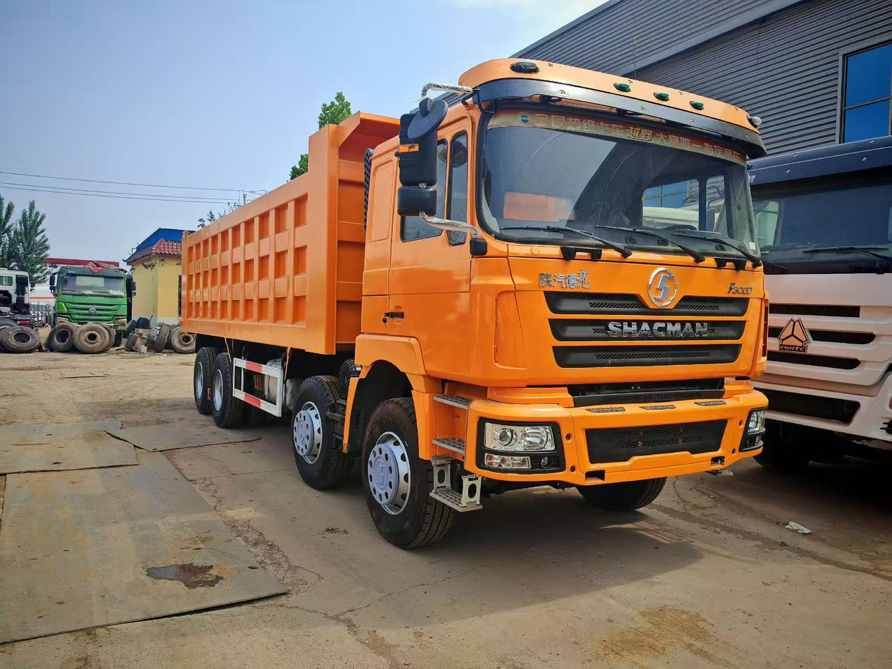 SHACMAN F3000 8*4 - Camion basculantă: Foto 1 SHACMAN F3000 8*4 - Camion basculantă: Foto 1