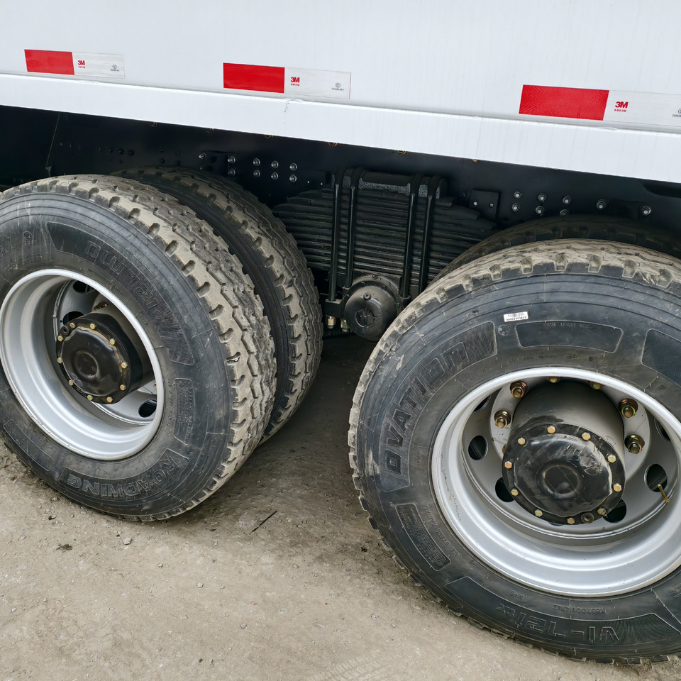 SHACMAN F3000 - Camion basculantă: Foto 3 SHACMAN F3000 - Camion basculantă: Foto 3