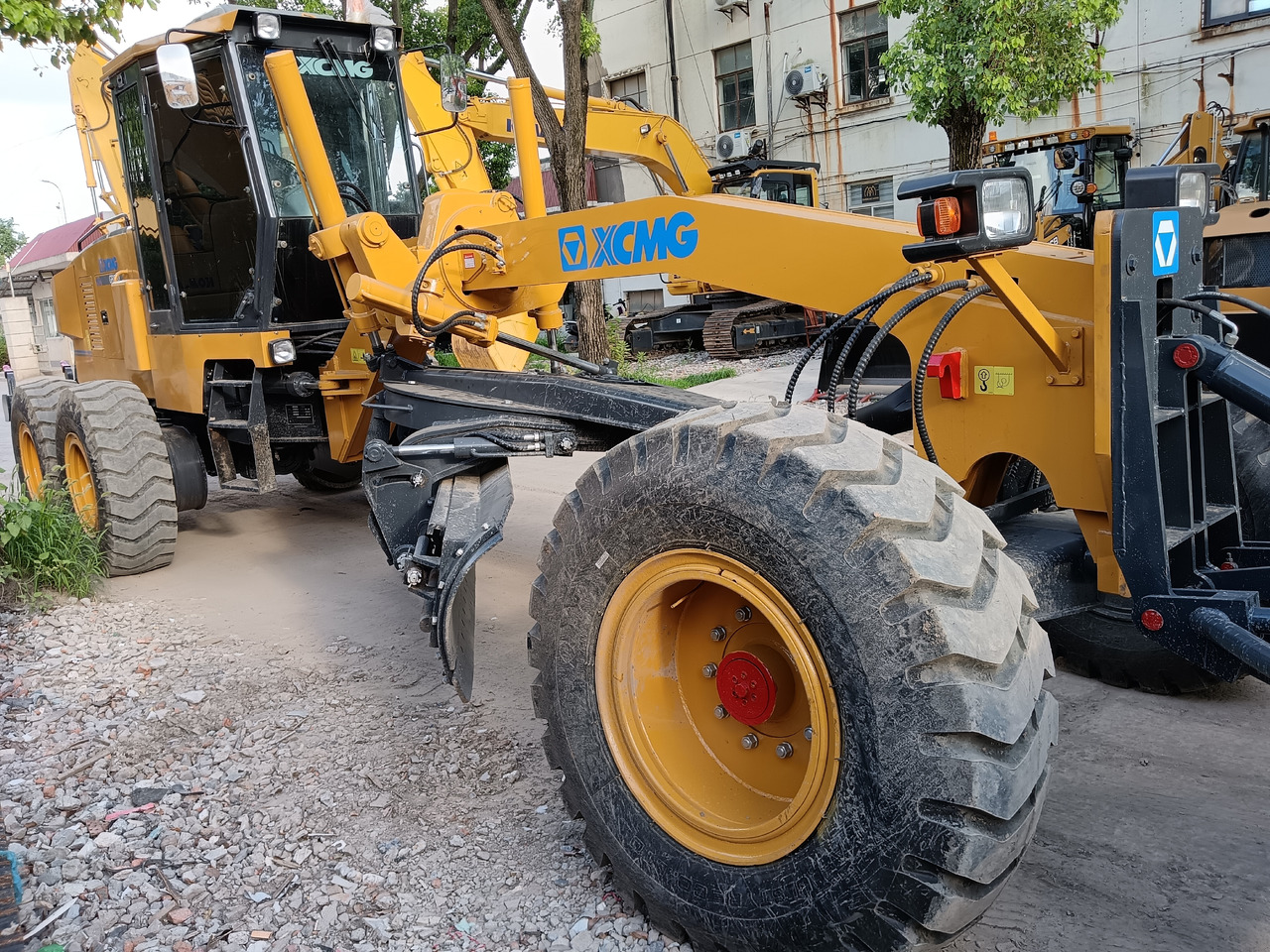 XCMG GR2153 WITH RIPPER AND TWO BLADES - Autogreder: Foto 1 XCMG GR2153 WITH RIPPER AND TWO BLADES - Autogreder: Foto 1