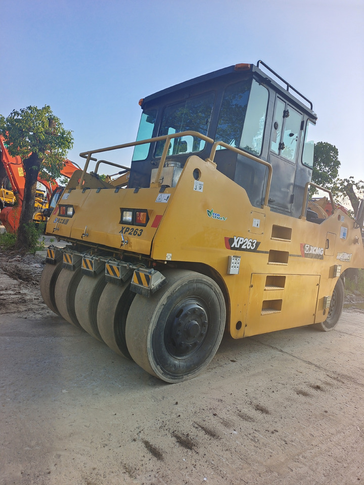 XCMG XP263 - Compactor cu pneuri: Foto 4 XCMG XP263 - Compactor cu pneuri: Foto 4
