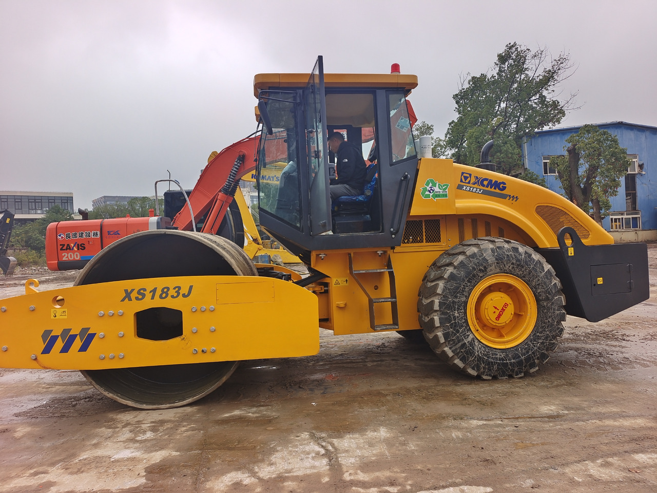 XCMG XS183J 203J 223J - Cilindru compactor pentru asfalt: Foto 2 XCMG XS183J 203J 223J - Cilindru compactor pentru asfalt: Foto 2