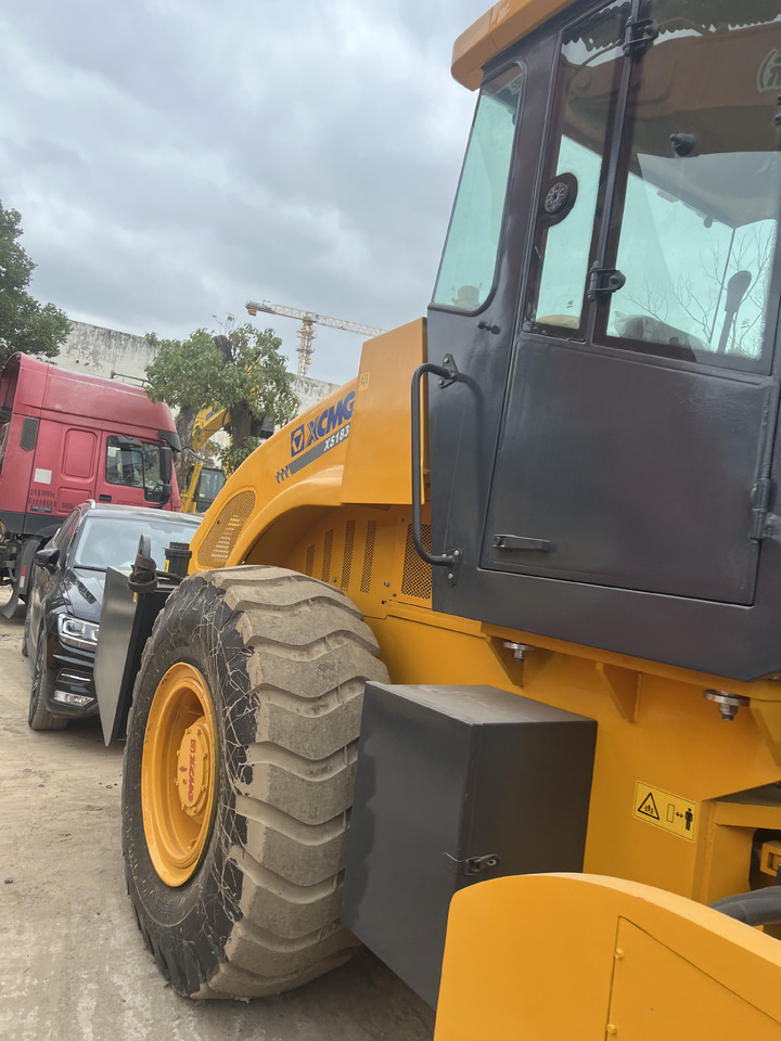 XCMG XS183J - Cilindru compactor pentru asfalt: Foto 5 XCMG XS183J - Cilindru compactor pentru asfalt: Foto 5