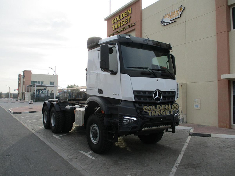 Mercedes-Benz Arocs 3342 - Camion: Foto 1 Mercedes-Benz Arocs 3342 - Camion: Foto 1