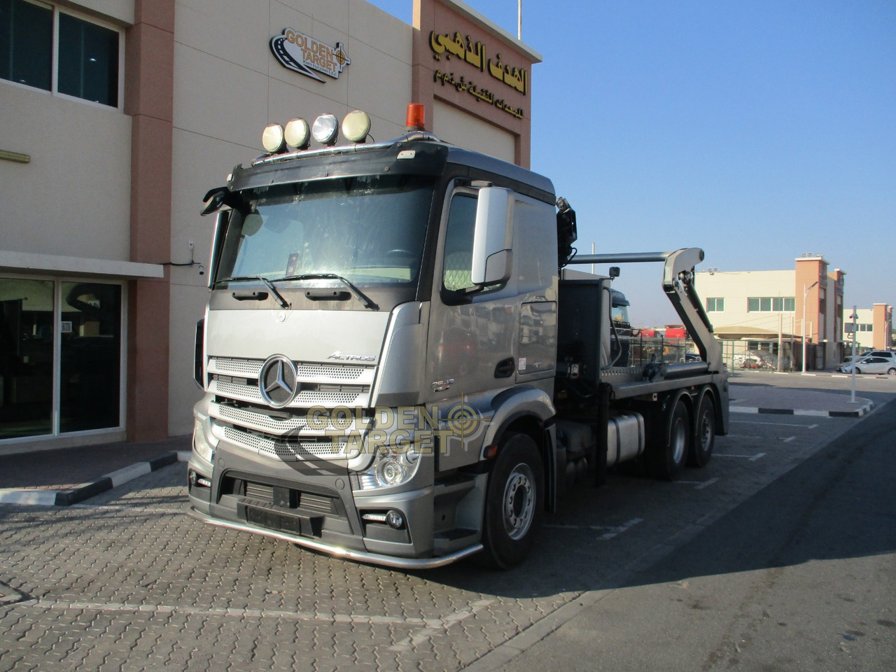 MERCEDES-BENZ 2642 6×2 DOUBLE SKIP LOADER with HIAB Crane - Camion container de gunoi: Foto 2 MERCEDES-BENZ 2642 6×2 DOUBLE SKIP LOADER with HIAB Crane - Camion container de gunoi: Foto 2