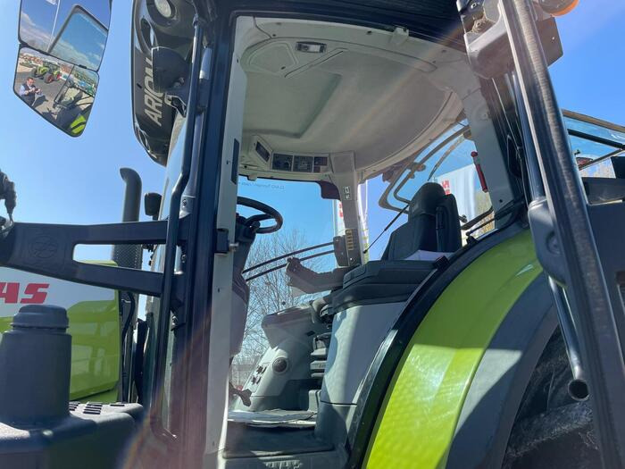 Claas Arion 650 - Tractor agricol: Foto 2 Claas Arion 650 - Tractor agricol: Foto 2