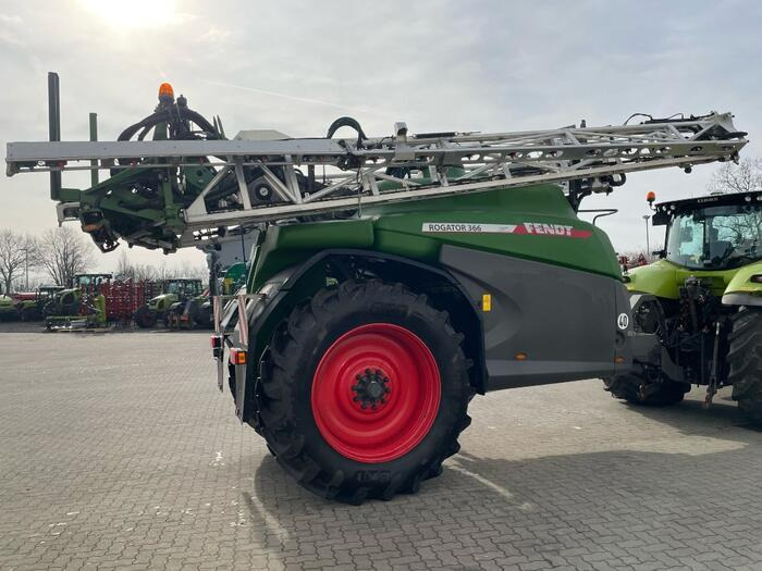 Fendt Rogator 366 - Maşină de erbicidat tractata: Foto 2 Fendt Rogator 366 - Maşină de erbicidat tractata: Foto 2