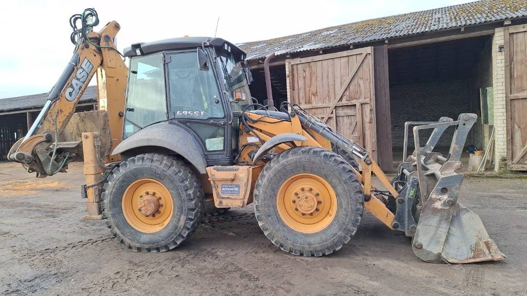 Case 695 ST - Buldoexcavator: Foto 1 Case 695 ST - Buldoexcavator: Foto 1