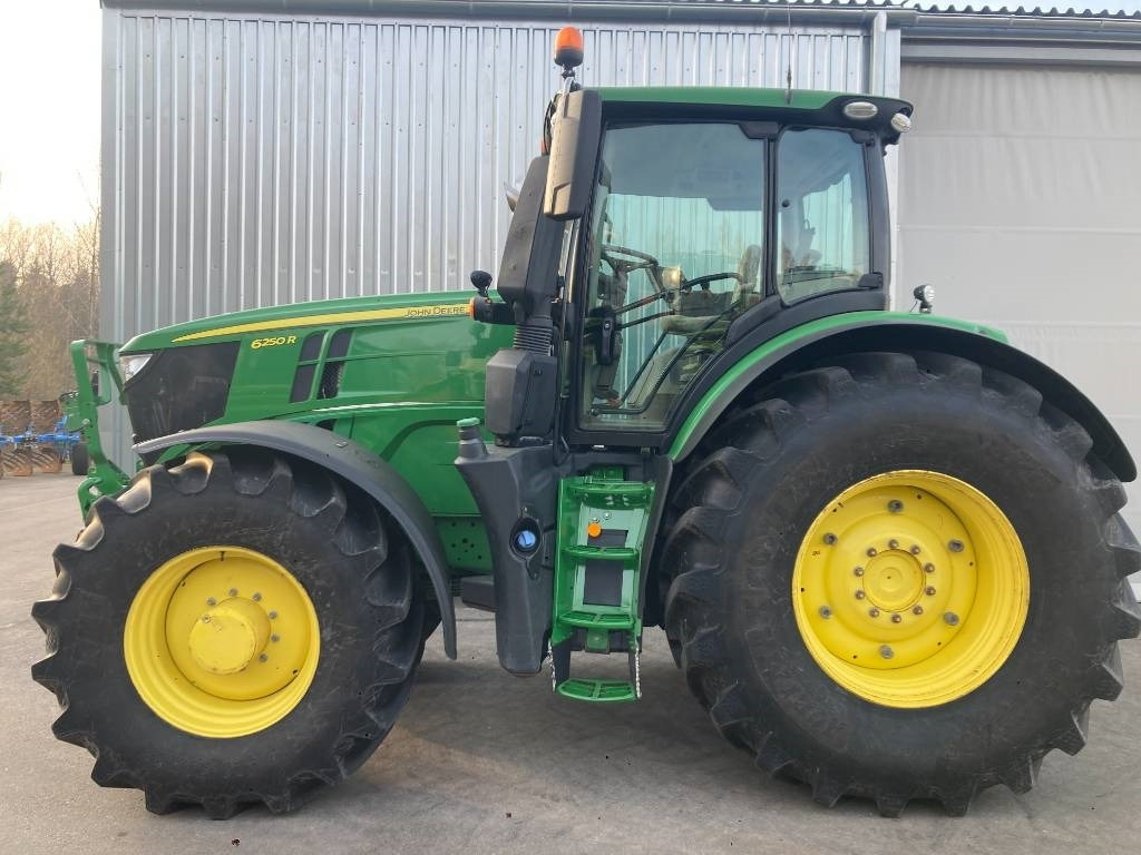 John Deere 6250 R - Tractor agricol: Foto 2 John Deere 6250 R - Tractor agricol: Foto 2