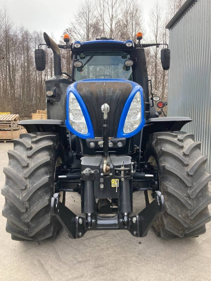 New Holland T 8.320 AC - Tractor agricol: Foto 5 New Holland T 8.320 AC - Tractor agricol: Foto 5