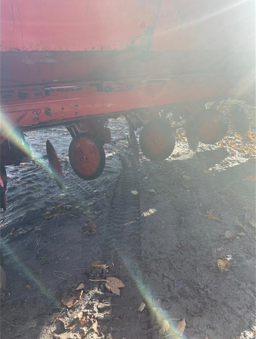 Kverneland UN 3200 - Maşină de plantat cartofi: Foto 4 Kverneland UN 3200 - Maşină de plantat cartofi: Foto 4