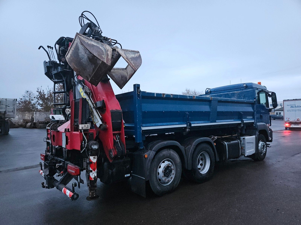 MAN TGS 26.420 6x2 Kipper / Bordmatik links+rechts - Camion cu macara: Foto 3 MAN TGS 26.420 6x2 Kipper / Bordmatik links+rechts - Camion cu macara: Foto 3