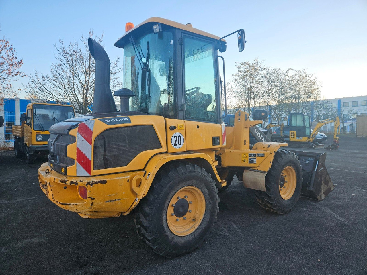Volvo L30G Radlader mit Klappschaufel - Încărcător frontal pe pneuri: Foto 3 Volvo L30G Radlader mit Klappschaufel - Încărcător frontal pe pneuri: Foto 3
