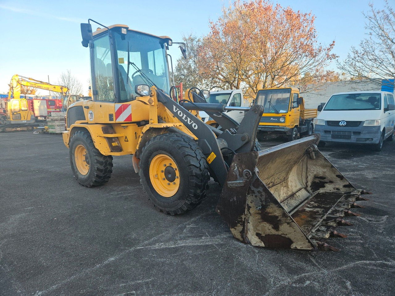 Volvo L30G Radlader mit Klappschaufel - Încărcător frontal pe pneuri: Foto 2 Volvo L30G Radlader mit Klappschaufel - Încărcător frontal pe pneuri: Foto 2