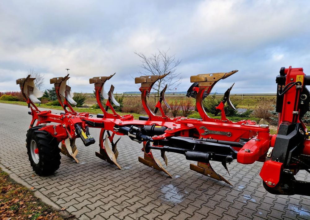 Gregoire Besson Gregoire Besson Rover 70 - Plug: Foto 2 Gregoire Besson Gregoire Besson Rover 70 - Plug: Foto 2