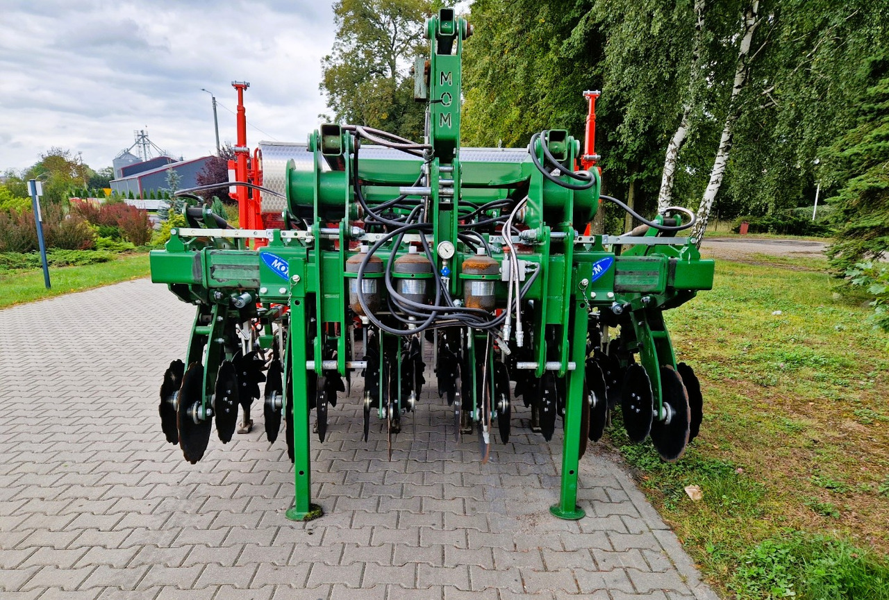 MASCHIO GASPARDO + Moretto MOM MAGA 6R + Strip Hawk - Semănătoare de precizie: Foto 2 MASCHIO GASPARDO + Moretto MOM MAGA 6R + Strip Hawk - Semănătoare de precizie: Foto 2