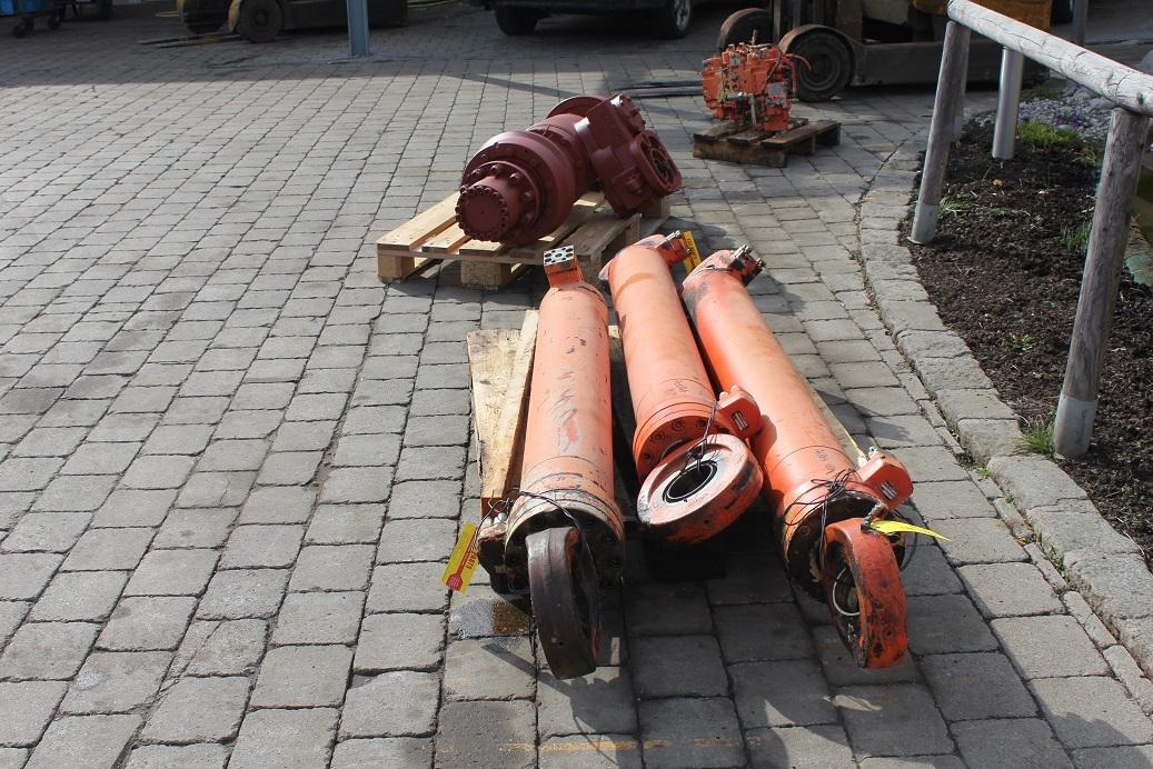 Atlas 1804 - Cilindru hidraulic pentru Utilaje constructii: Foto 4 Atlas 1804 - Cilindru hidraulic pentru Utilaje constructii: Foto 4