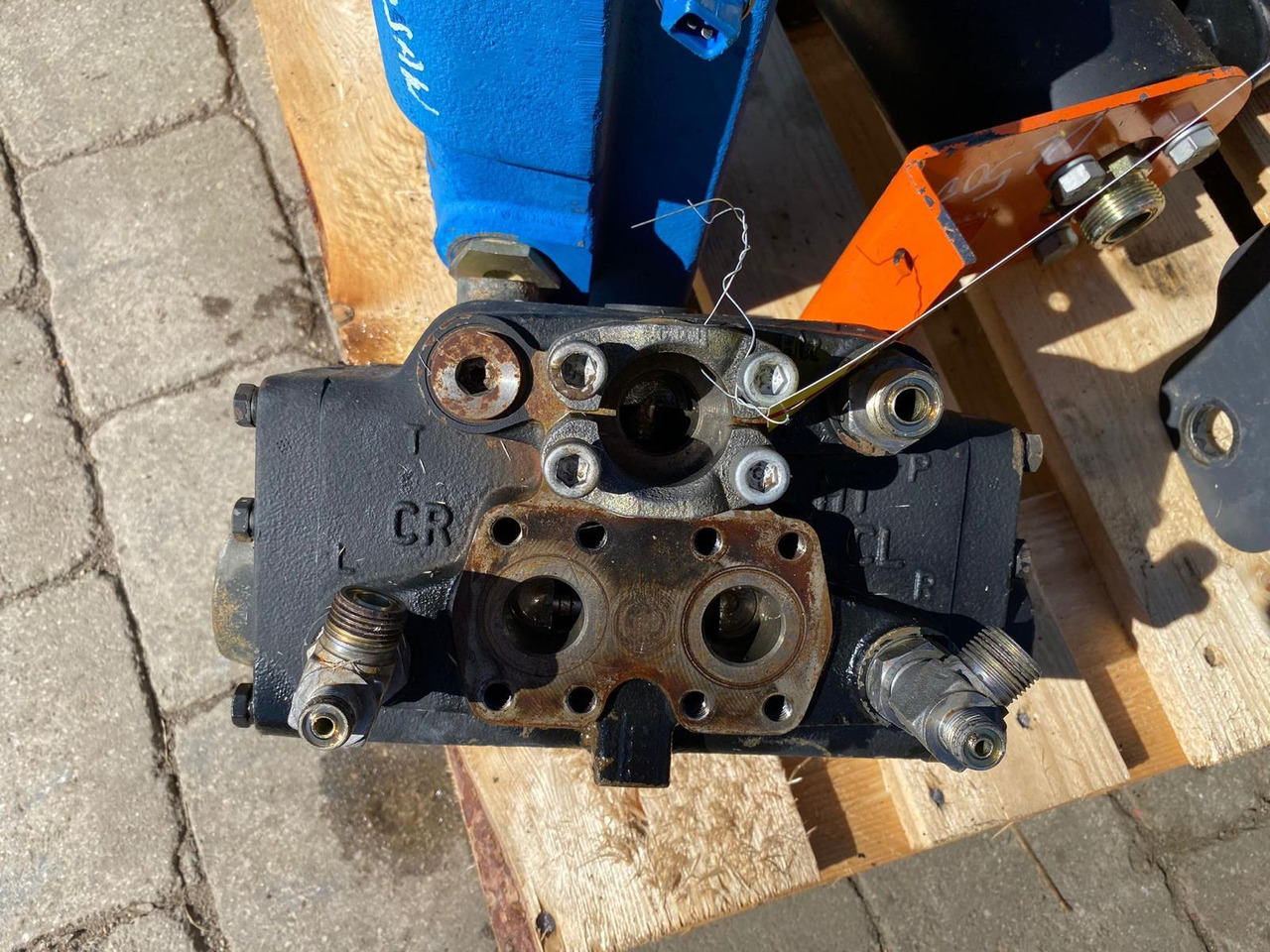 Doosan DL 500 - Supapa hidraulica pentru Utilaje constructii: Foto 5 Doosan DL 500 - Supapa hidraulica pentru Utilaje constructii: Foto 5