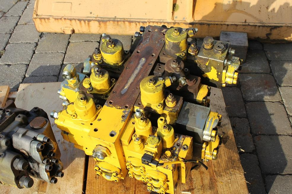 Furukawa W 735 - Supapa hidraulica pentru Utilaje constructii: Foto 2 Furukawa W 735 - Supapa hidraulica pentru Utilaje constructii: Foto 2