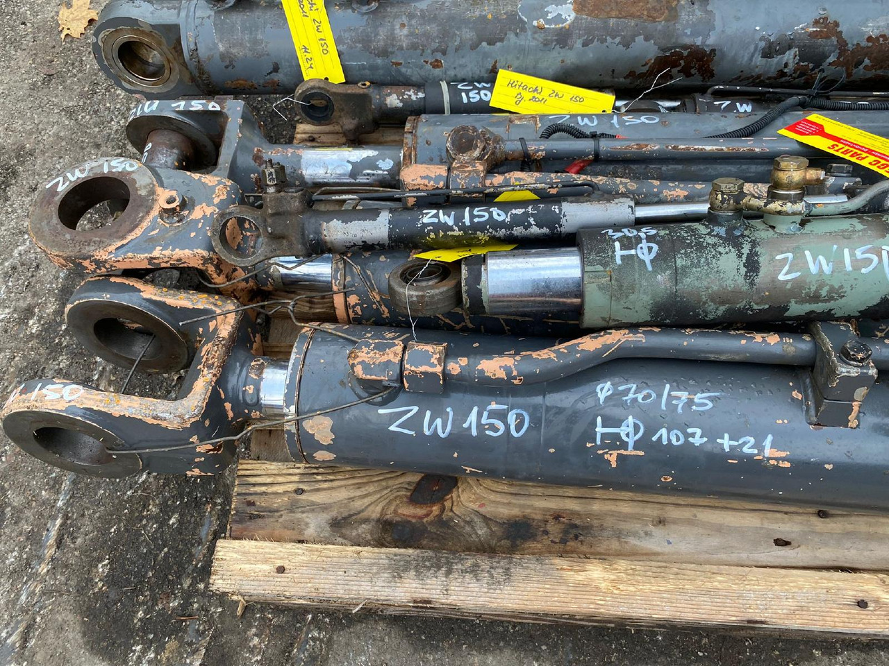 Hitachi ZW 150 - Cilindru hidraulic pentru Utilaje constructii: Foto 4 Hitachi ZW 150 - Cilindru hidraulic pentru Utilaje constructii: Foto 4