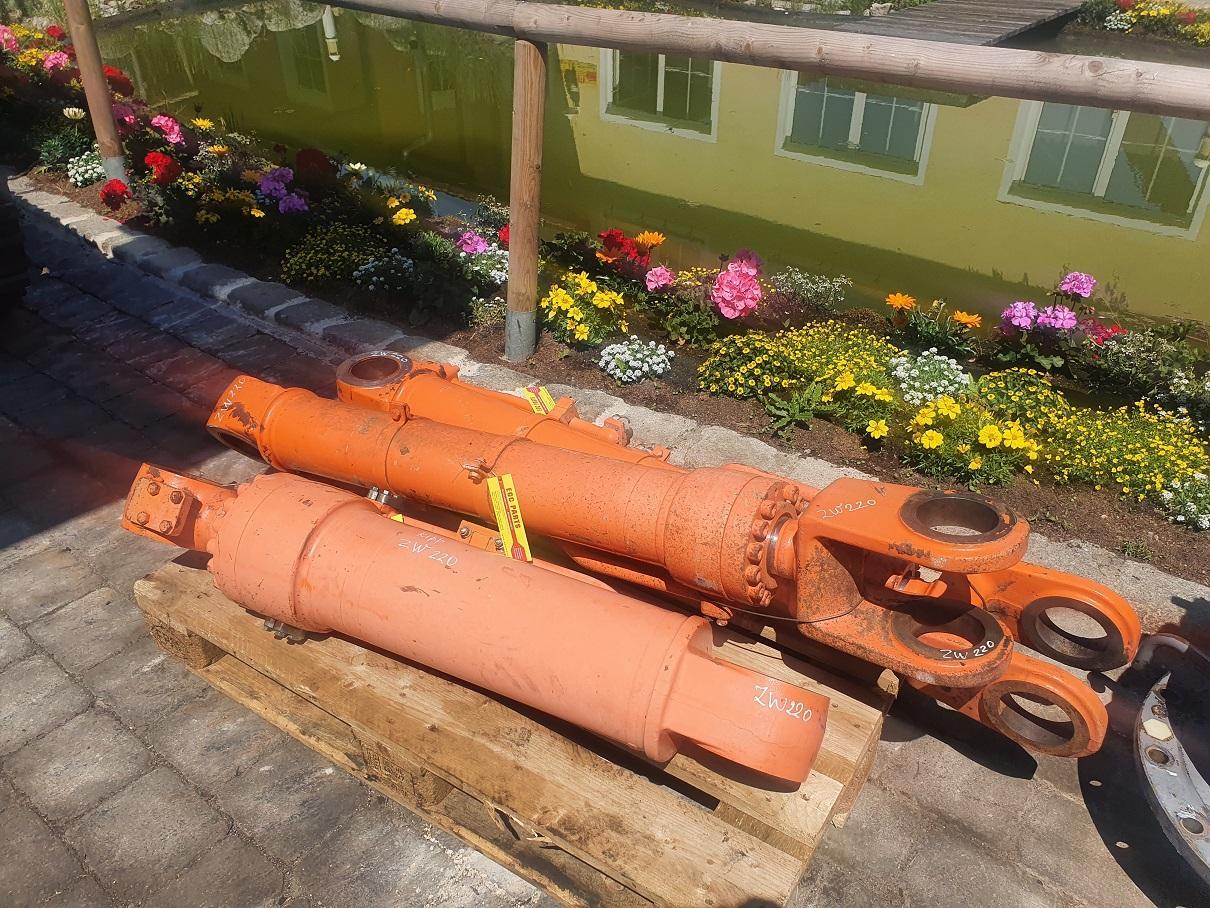 Hitachi ZW 220 - Cilindru hidraulic pentru Utilaje constructii: Foto 2 Hitachi ZW 220 - Cilindru hidraulic pentru Utilaje constructii: Foto 2