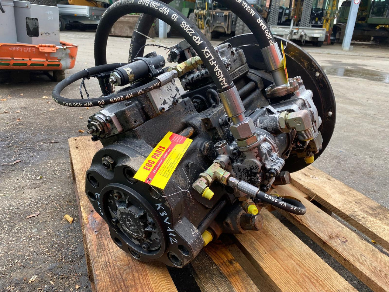 Kawasaki K3V112 aus Fiat Kobelco E 215 - Pompa hidraulica pentru Utilaje constructii: Foto 2 Kawasaki K3V112 aus Fiat Kobelco E 215 - Pompa hidraulica pentru Utilaje constructii: Foto 2