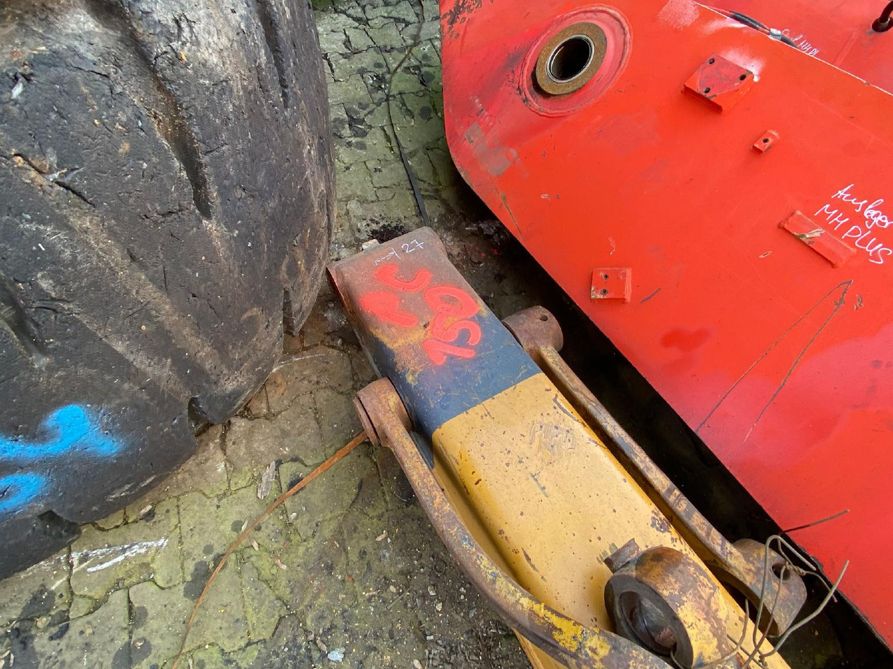 Komatsu PC 150 - Braț: Foto 5 Komatsu PC 150 - Braț: Foto 5