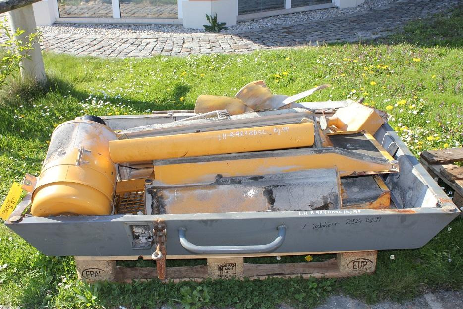 Liebherr R 924 HDSL - Caroserie și exterior pentru Utilaje constructii: Foto 2 Liebherr R 924 HDSL - Caroserie și exterior pentru Utilaje constructii: Foto 2