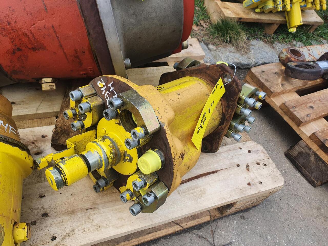 Liebherr R 942 - Hidraulică pentru Utilaje constructii: Foto 3 Liebherr R 942 - Hidraulică pentru Utilaje constructii: Foto 3