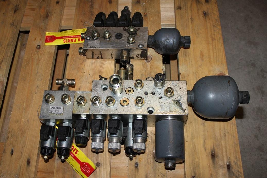 O&K MH Plus , New Holland - Supapa hidraulica pentru Excavator pe roţi: Foto 1 O&K MH Plus , New Holland - Supapa hidraulica pentru Excavator pe roţi: Foto 1